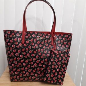 New Kate spade Reversible tote amd wristlet